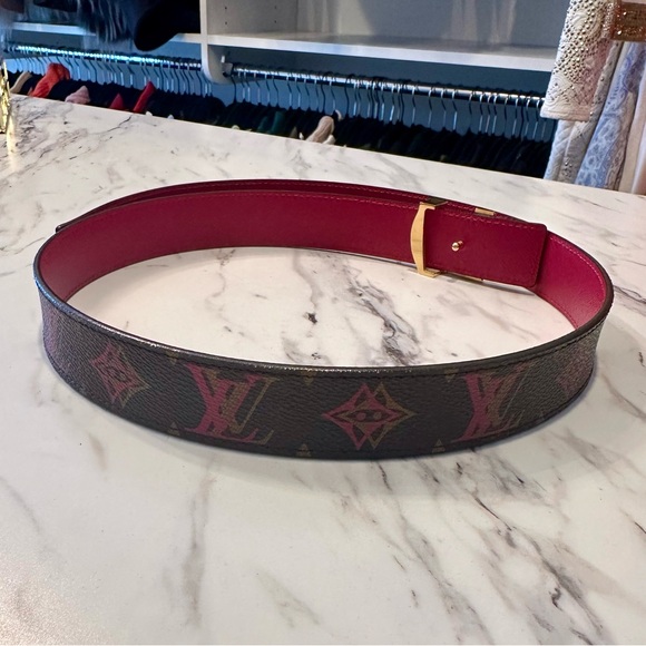Authentic Louis Vuitton LV Initiales 30mm Reversible Belt - Size 32 - Picture 2 of 4